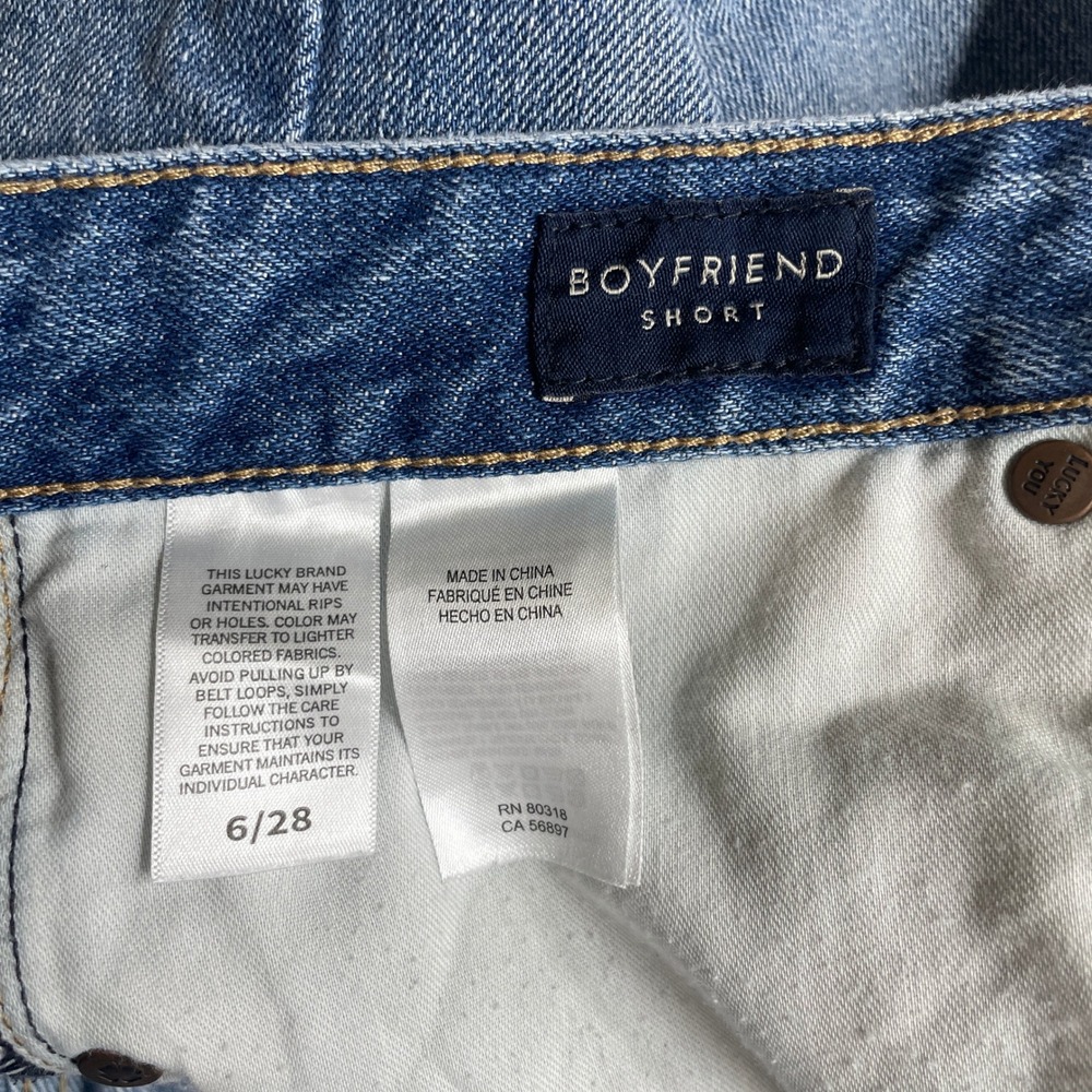 Lucky Brand Womens Boyfriend Short Medium Wash Distressed Denim Cutoff Size 6/28 - Picture 4 of 10